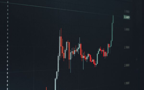 Fiverr Slashes Annual Forecast as Artificial Intelligence Rewrites the Freelance Marketplace