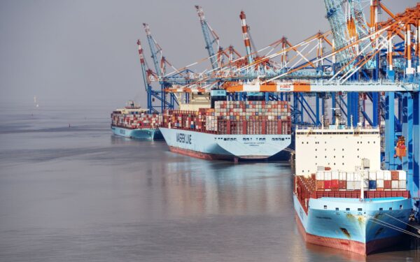 Yemen’s Construction Workers Idle as Iran Conflict Drives Fuel Costs Beyond Reach
