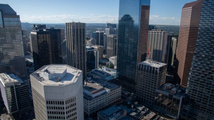 Banks, Insurers, and Asset Managers Draw Analyst Scrutiny as Sector Commentary Intensifies