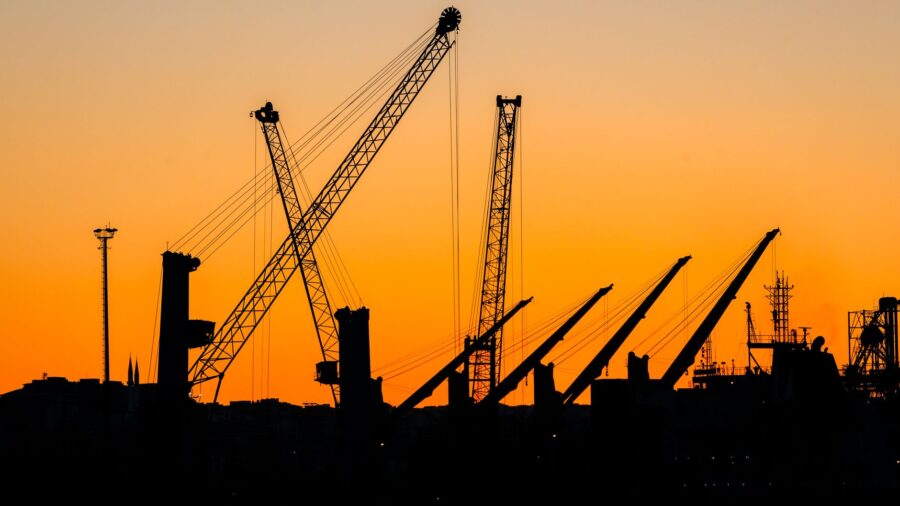 Stretched Borrowers Turn to Higher-Risk Loans as Mortgage Rates Keep Climbing