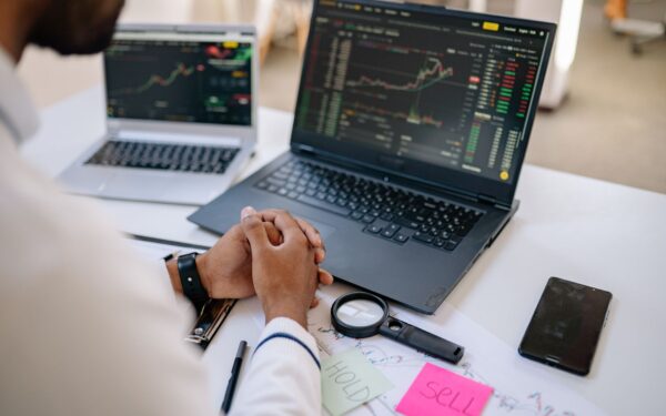 Snowflake Crushes Quarterly Targets and Lifts Outlook on Surging Artificial Intelligence Demand